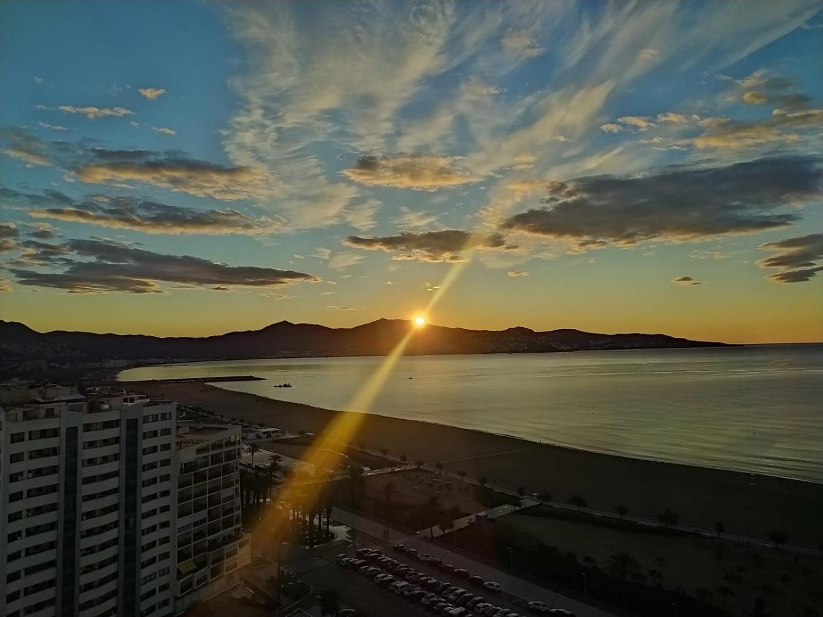 Apartamento Vistas Al Mar Aire Acondicionado Wifi Empuriabrava Dış mekan fotoğraf